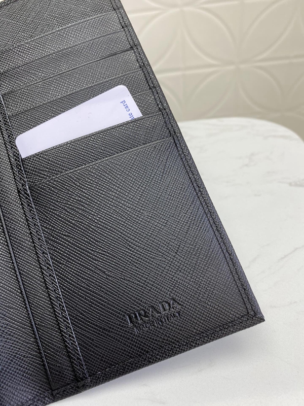 プラダ財布コピー素材ディテール